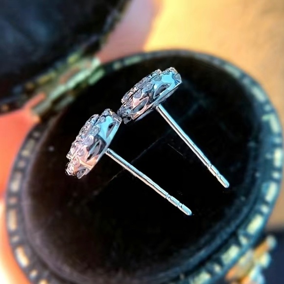 Round diamond zircon stud earring silver plated - Picture 4 of 4